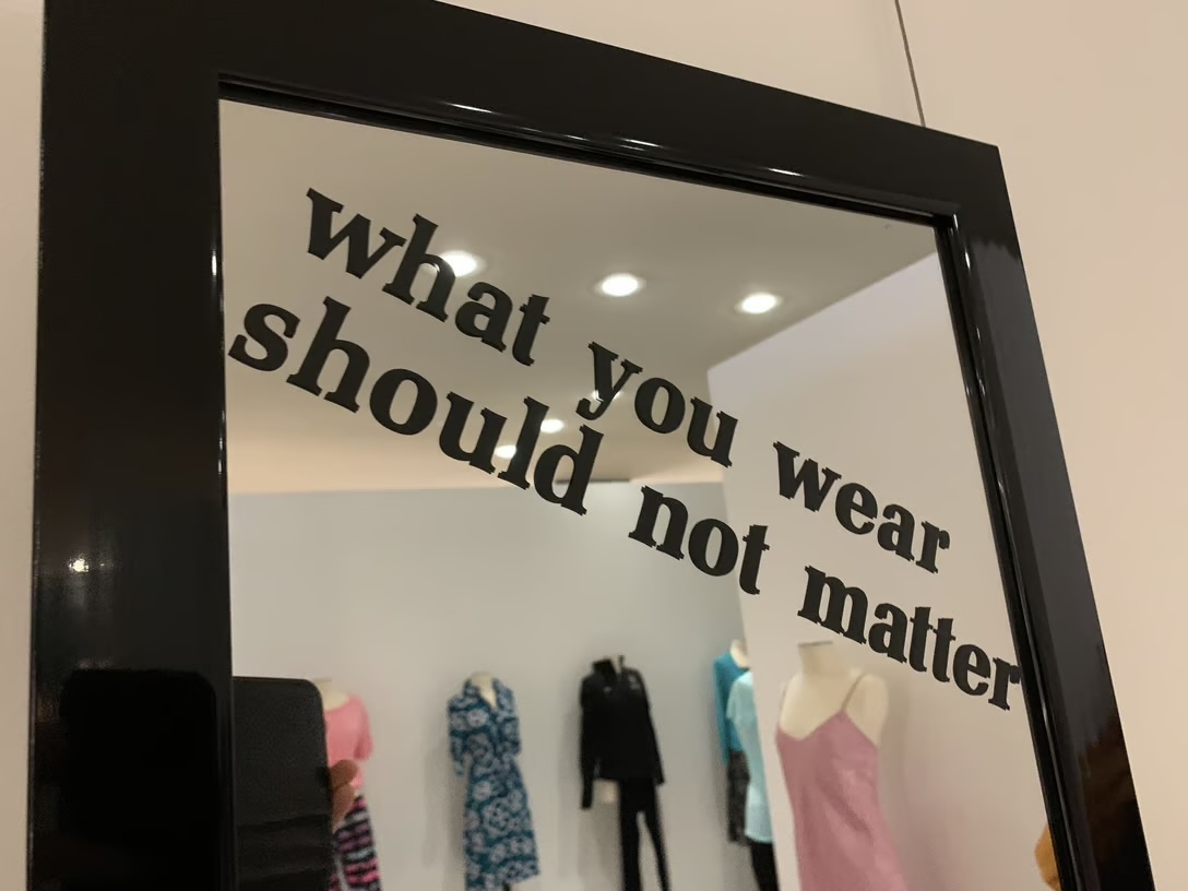 『そのとき、あなたは、何を着てた？（What Were You Wearing?）』